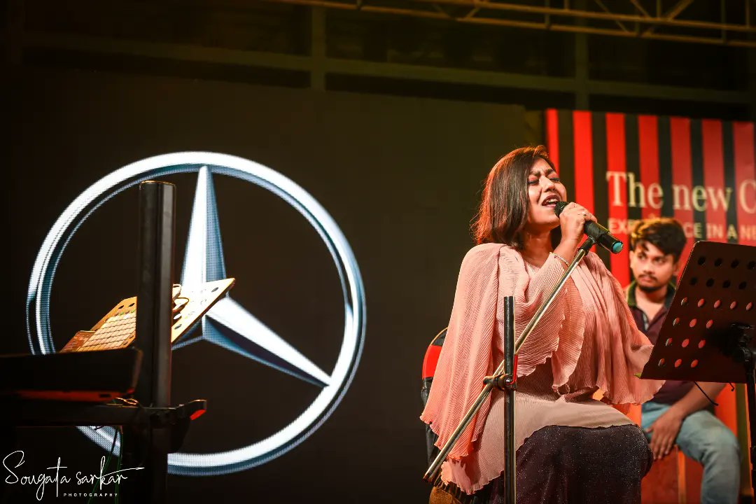anny_becks's tweet photo. Event of new 🚗 launch of Mercedes Benz.
The New C Class 
#AnnyAhmedLive #aALive #events #MercedesBenz #thenewcclass https://t.co/0k8C6MKsAi