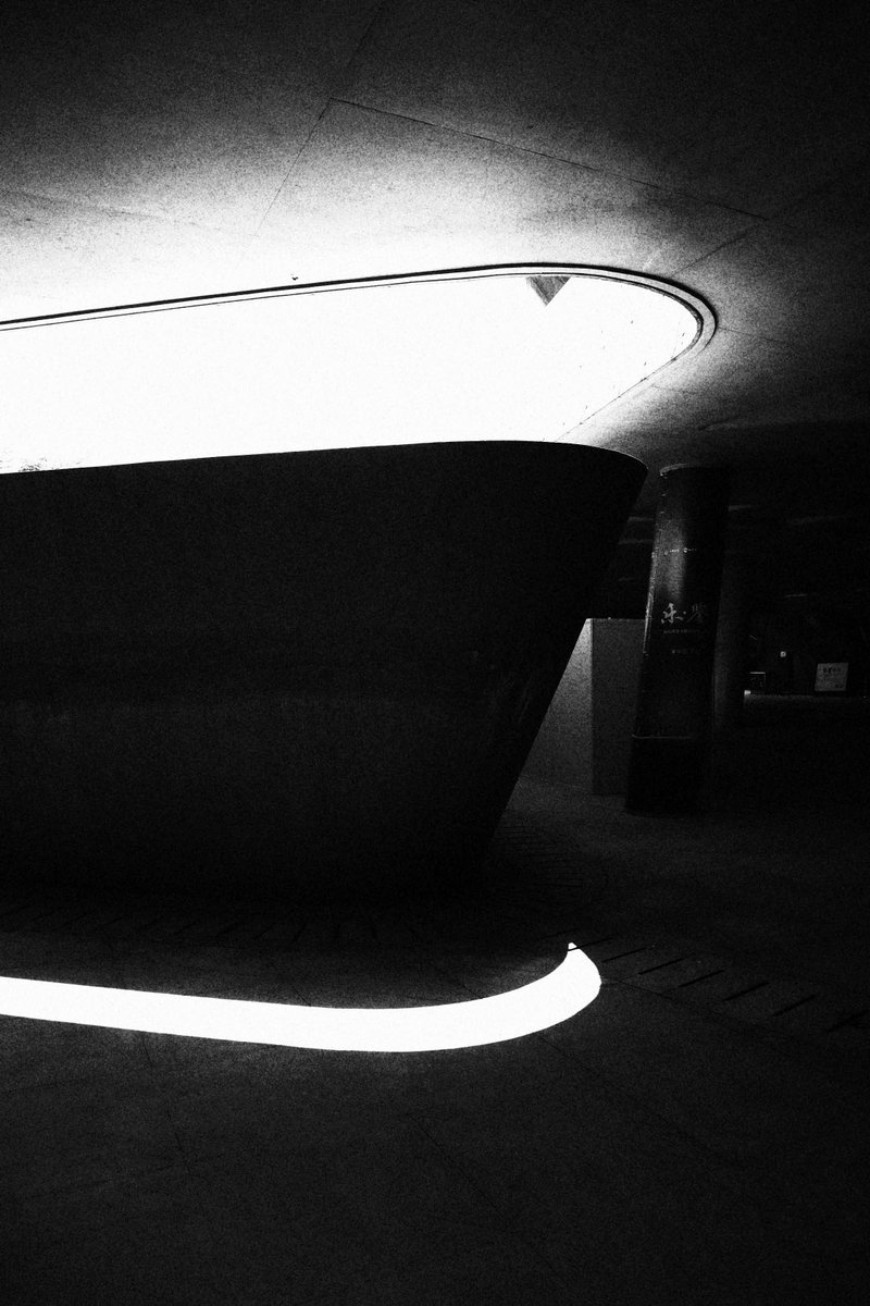 RobiSebi's tweet photo. You are so ugly
Went out in the city to get out of my shithole. 
#blackandwhitephotography #architecturephotography #zahahadid #photography https://t.co/RQlDWgPlLb