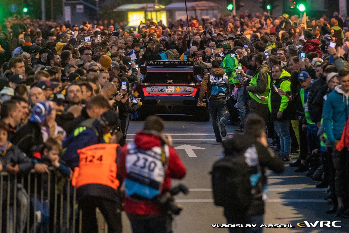 eWRCresults's tweet photo. Another #milestone - 400 000 rally codrivers in our database. Plus 275 000 rally drivers. Rally family is large👍 #RallyForever #NeverEndingWork

▶️ https://t.co/UopSRN6pl2 https://t.co/r0tJz4Kuh4