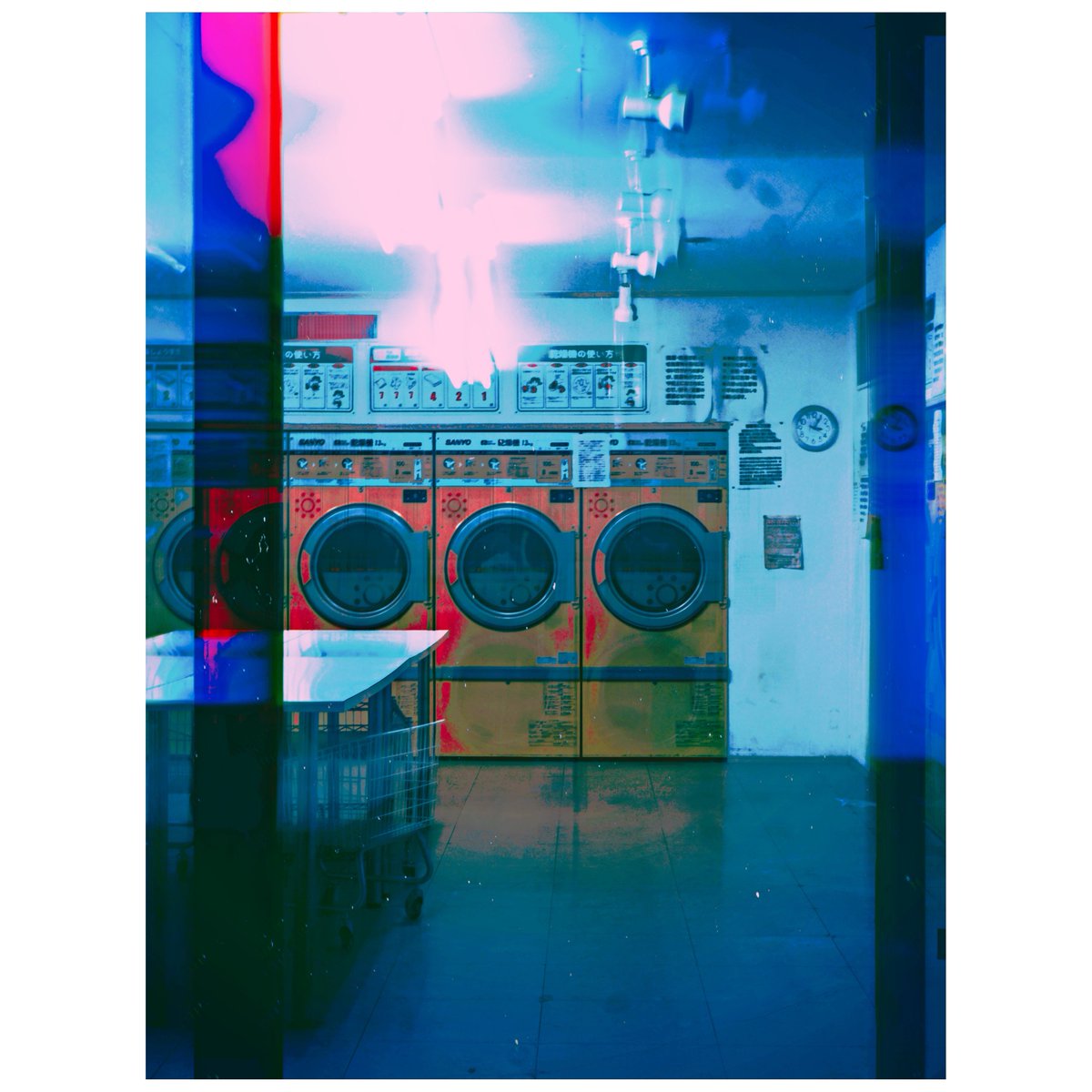 tore0613's tweet image. #コインランドリー #photographer