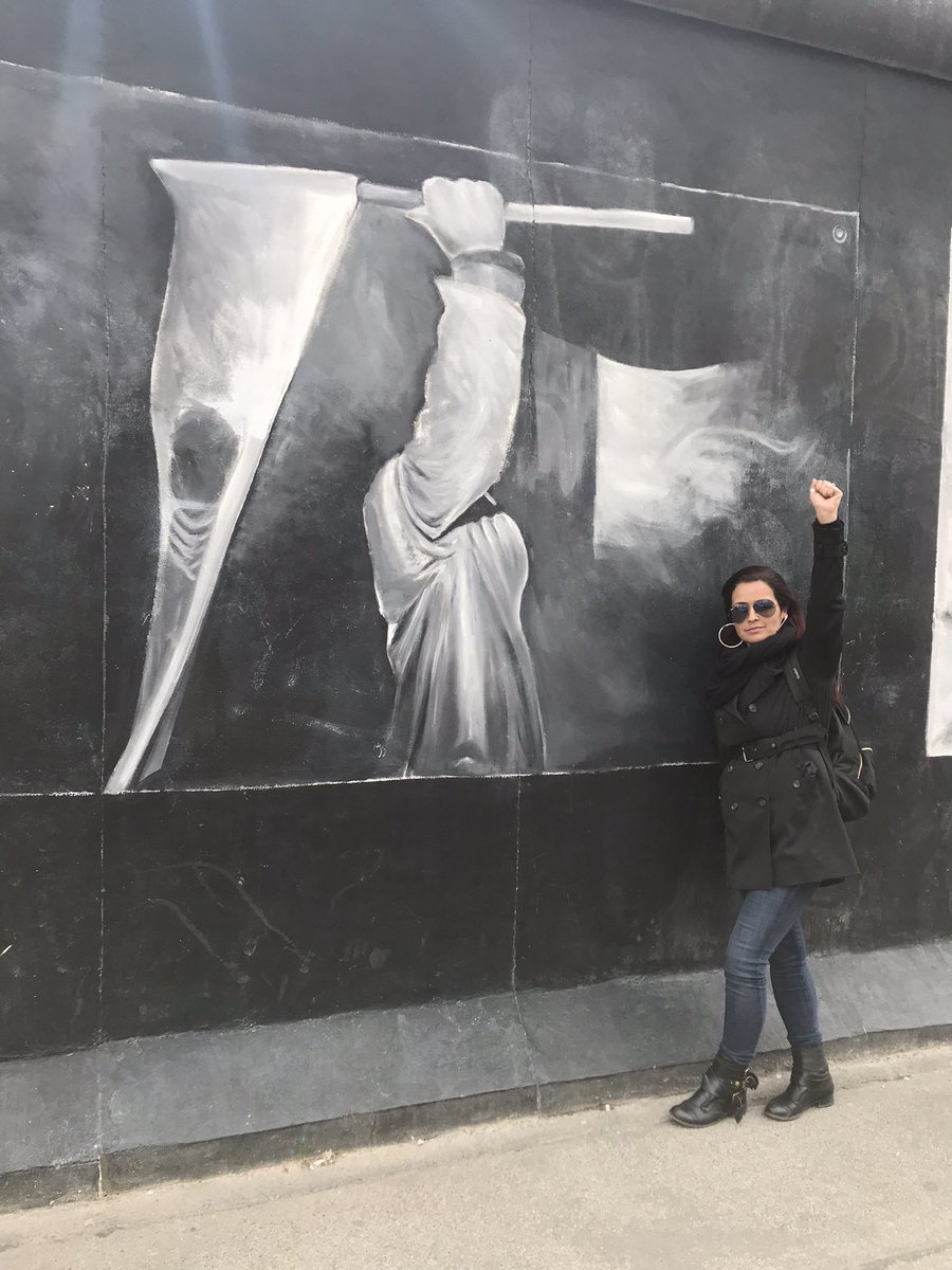 andreaad76's tweet image. O amor vai vencer o ódio!♥️🚩
#VamosJuntosPeloBrasil
#LulaNoPrimeiroTurno
“Vou falar,correndo o risco de parecer ridículo que o verdadeiro revolucionário é guiado por fortes sentimentos de amor,é impossível pensar num revolucionário autêntico sem esta característica.”
Che Guevara