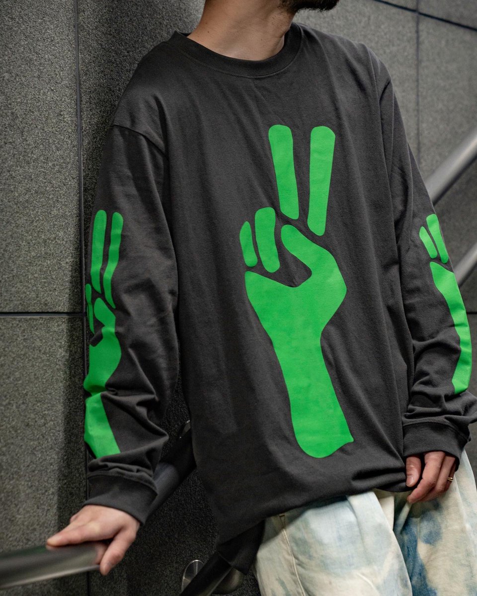 NewCsStudio's tweet photo. 某ロックバンドヴィンテージTシャツからインスパイアを得た【NVCLEAR】最新アイテムが発売開始✊！
#nvclear #newcsstudio #shinjuku #kabukicho

https://t.co/1HRCIEDYmN https://t.co/VfCU3DBEmR