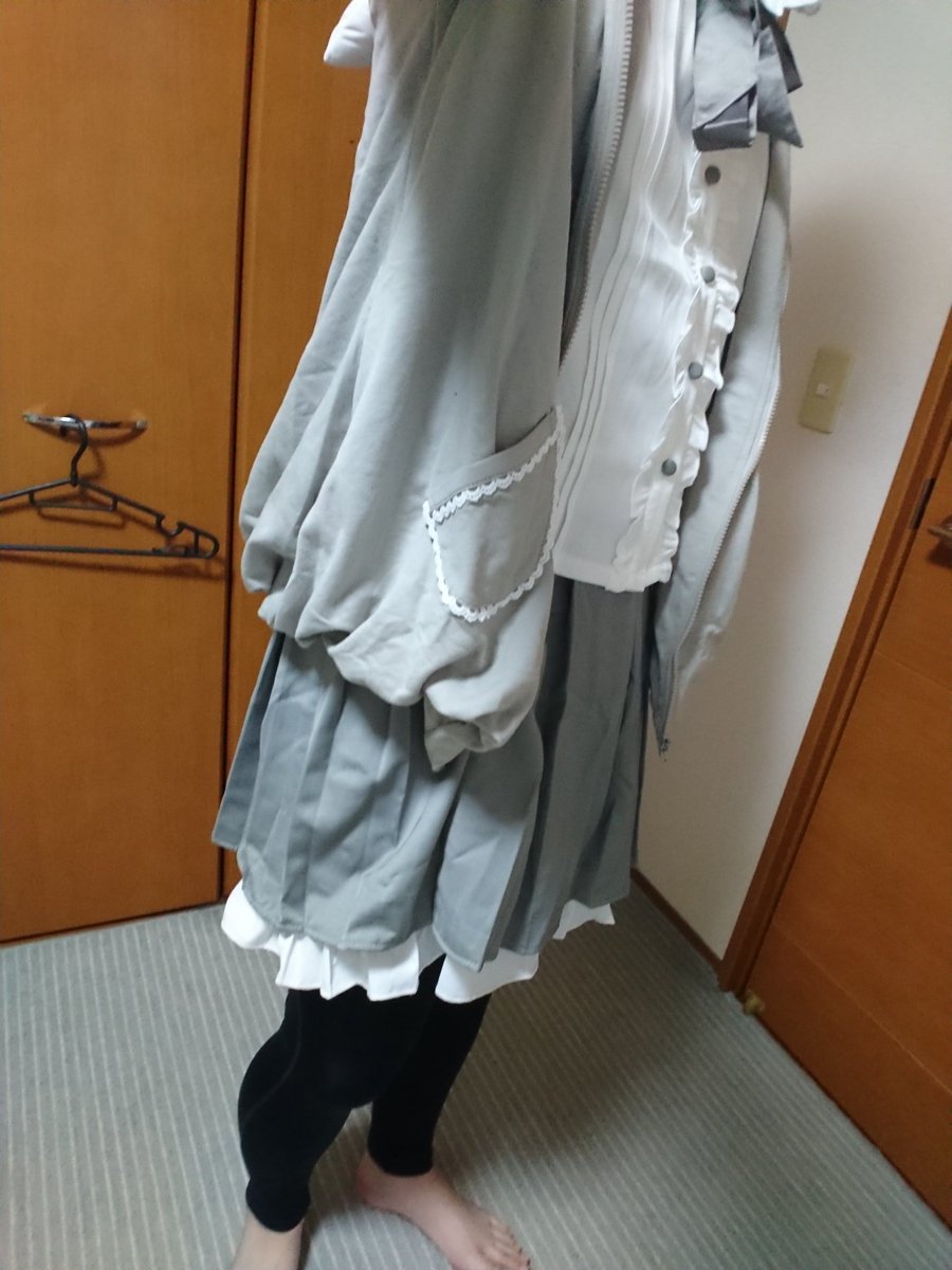 Errincat's tweet photo. どうせRTされるならこっちの垢で流す。因みにこの服はdaizuhakaseのお下がりです。 https://t.co/iDCZsa9fKz