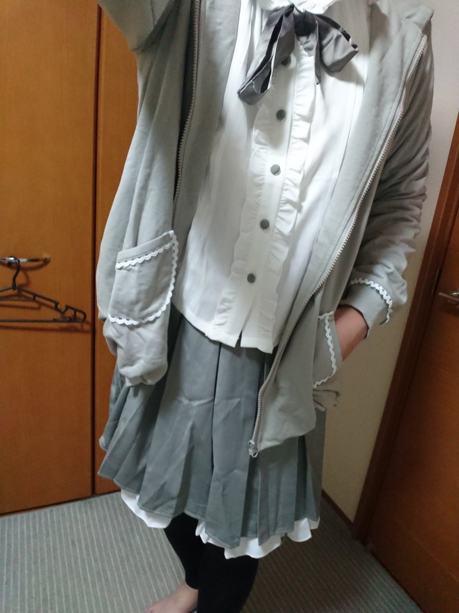 Errincat's tweet photo. どうせRTされるならこっちの垢で流す。因みにこの服はdaizuhakaseのお下がりです。 https://t.co/iDCZsa9fKz