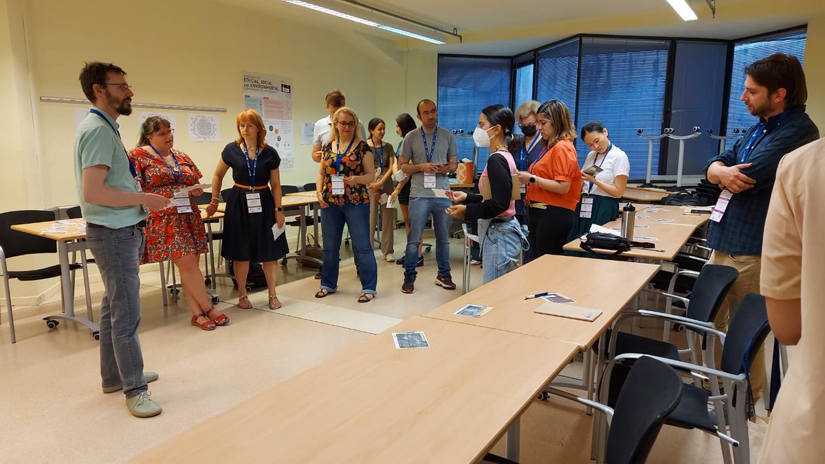 Live discussions and networking at #ESEA4RCIS have already begun 🤝 great to have the opportunity to meet again!