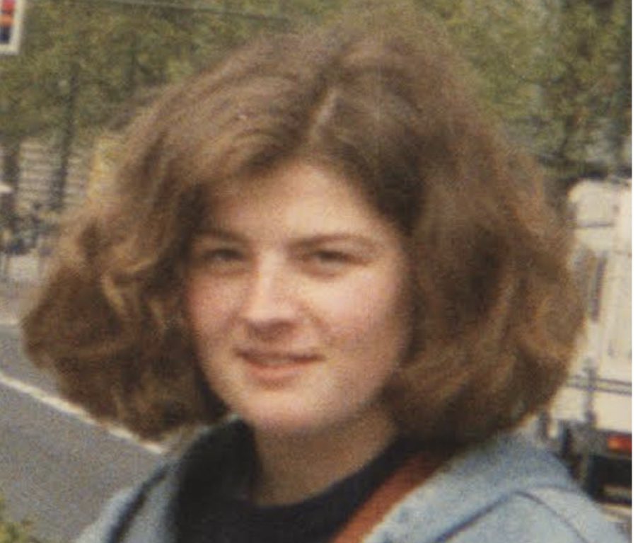 punsix's tweet photo. ÚLTIMA HORA: Identificada la “Noia de Portbou” després de 32 anys. @Crims_Oficial ha descobert que és Evi Anna Rauter i tenia 19 anys. La seva família italiana l’ha reconegut després de buscar-la durant tres dècades. Ara les peces encaixen aquí i allà. https://t.co/HXcu0PY8xW https://t.co/DRVyYENwRh