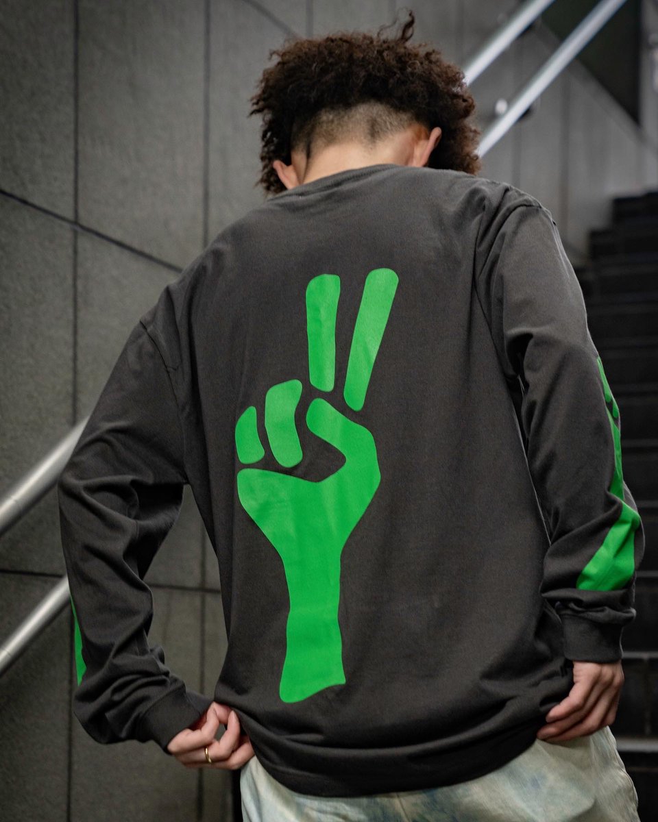 NewCsStudio's tweet photo. 某ロックバンドヴィンテージTシャツからインスパイアを得た【NVCLEAR】最新アイテムが発売開始✊！
#nvclear #newcsstudio #shinjuku #kabukicho

https://t.co/1HRCIEDYmN https://t.co/VfCU3DBEmR