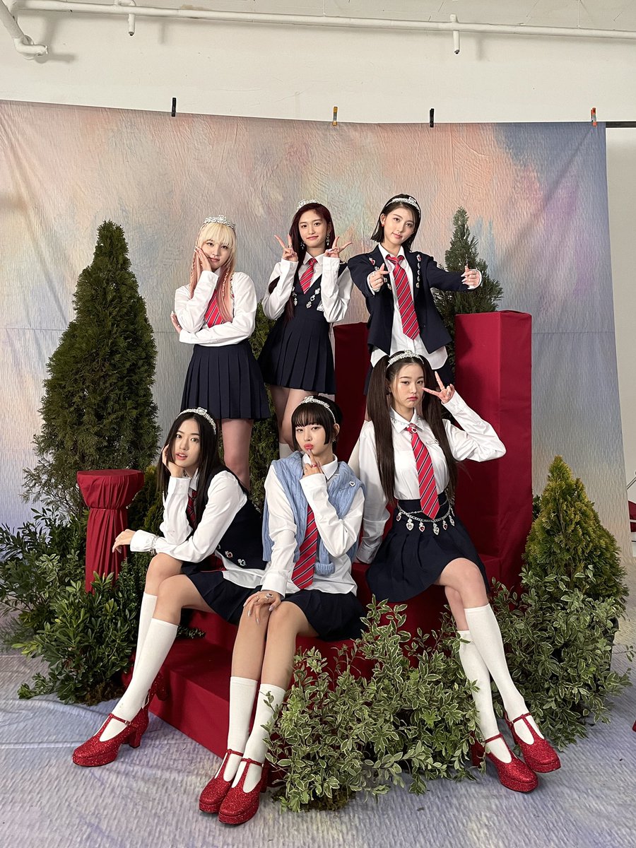 IVEstarship's tweet photo. 📸
❤️🖤❤️🖤❤️🖤

#IVE #아이브
#LOVEDIVE #러브다이브 https://t.co/yBuWoaJKQ8
