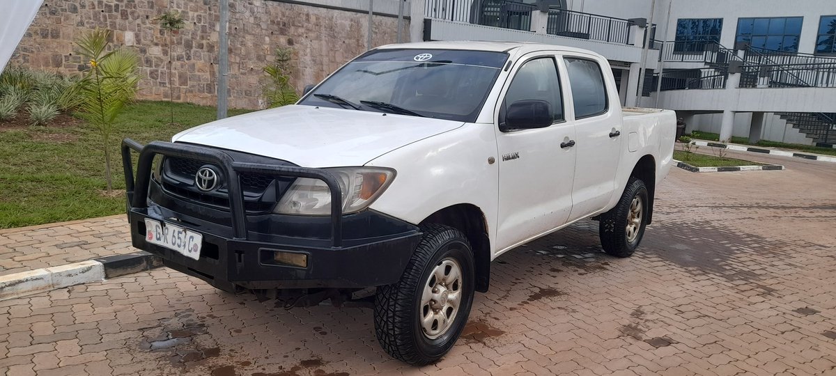 Dushimiye cyane ubuyobozi bwa <a href="/RTB_Rwanda/">Rwanda TVET Board</a> bwumvise ubusabe bwacu bukadufasha kubona iyi modoka y'ishuri ubundi ritagiraga. Twayakiriye ejo ku wa 16/05/2022. Imeze neza kandi iberanye n'imihanda yacu. Twishimiye cyane ubu bufatanye.
<a href="/Rwanda_Edu/">Ministry of Education | Rwanda</a> 
<a href="/RwandaInfra/">Ministry of Infrastructure | Rwanda</a>
<a href="/PUmukunzi/">Paul Umukunzi</a> 
<a href="/Kamonyi/">Kamonyi District</a>