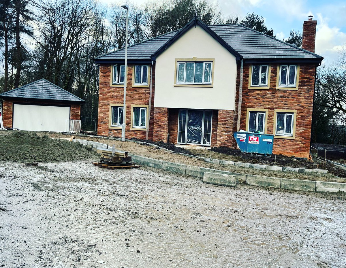 ScentsoryC's tweet photo. I’m pleading to @Mick_Jefferson &amp; @SeddonHomes to let my family purchase this home. We have watched it being built for months, we’ve picked all the extras, but because we didn’t complete in time you’ve remarketed the house and kept our 100k deposit. We have the mortgage please 🙏🏻 https://t.co/MNHO46FvgP