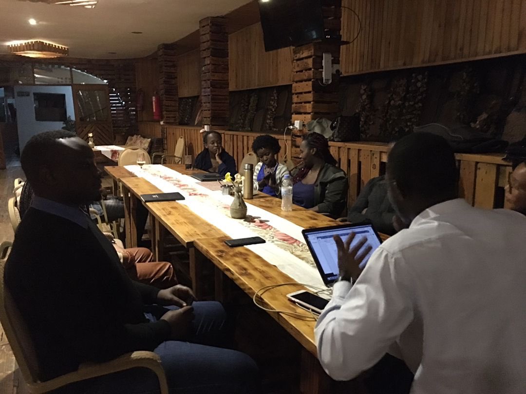 RotaractKIE's tweet photo. Last night was spent with brilliant minds at #RCKIE Monday fellowship. We uncovered how to get better at public speaking and here are a few key takeaways
#Thread https://t.co/zrx4iI5WcU