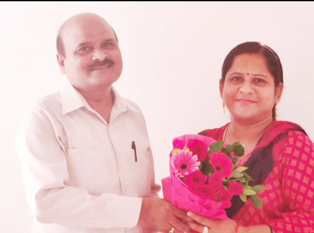 RamprakashVerma's tweet photo. तुमको रखना अपने ख्यालों में, ये मेरी आदत है ! 
 कोई कहता इश्क,तो कोई कहता इबादत है ! 💐
 Happy Anniversary To My Loving Wife @reetuprakash ! https://t.co/FwnUeCAfQa