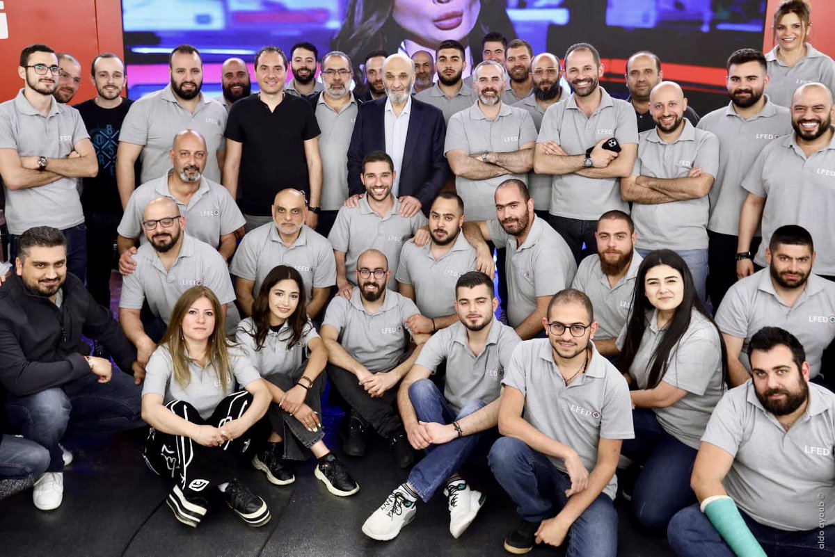 لقد قدم جهاز الانتخابات في الحزب بقيادة الرفيق نديم يزبك عملا تقنيا نموذجيا في السنوات الاربع الاخيرة. اعطى الرفاق من ذاتهم لتحفيز الماكينات الانتخابية في كل مناطق على تقديم الاداء الافضل والذي ساعد في الحصول على النتيجة الرائعة. ابطال بكل ما للكلمة من معنى. #نحنا_فينا