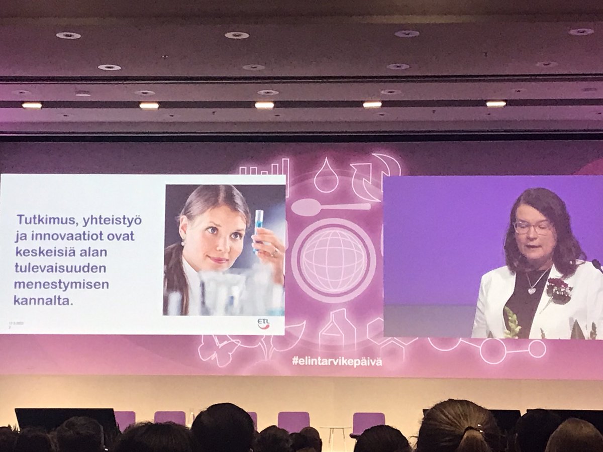 ”Yhteistyö on pohja tulevaisuuden menestykselle”, <a href="/AnnikkaHurme/">Annikka Hurme</a> osuu asian ytimeen #elintarvikepäivä puheessaan. Onpa upeaa tavata vihdoin kollegoita livenä ja verkostoitua!