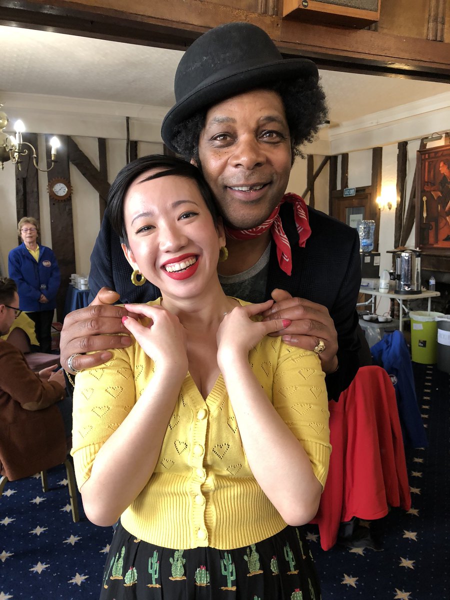 MrSebDaniel's tweet photo. Today’s @BBCBargainHunt comes from Lewes. I’m working alongside the great @JohnBoyCameron and the wonderful vintage expert @norafinds who enlightens us all on the vintage fashion world. 
A fab episode today……. Enjoy 🎩 https://t.co/OCljDAhHDV