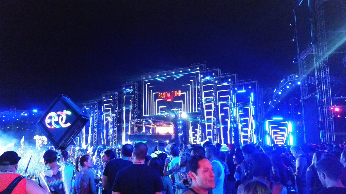 czarcruise's tweet photo. #EDCLV2016 aka #EDC20 was really when I came into my own with #EDMIdentity and began doing a lot more. Interviews with artists but still hanging with the homies, it was a great year.
I also got a better camera https://t.co/76hunLgH2h