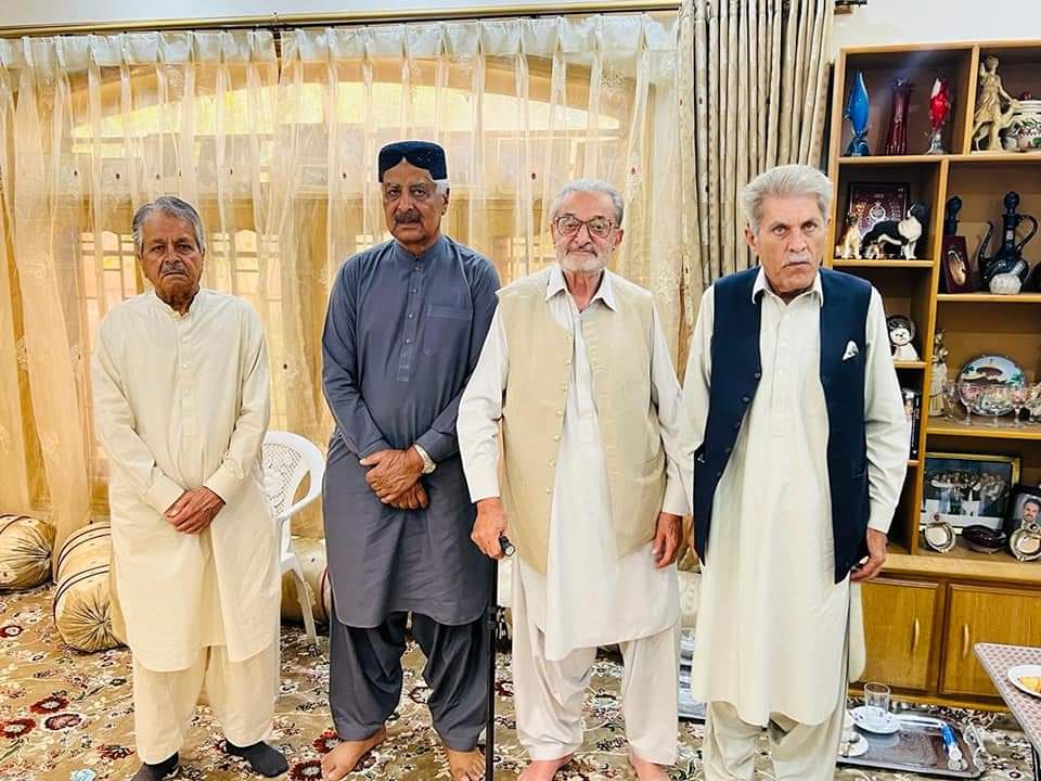 PPP Coordinator
 (Retd) General Qadar Baloch met PPP stalwart and founding leader Jamal khan Jogezai at his residence, other Seniors Agha Nasser Bangulzai and Muzafar Luni were also present in the meeting. Thank you General sb for being on the right path to reorganise the party.