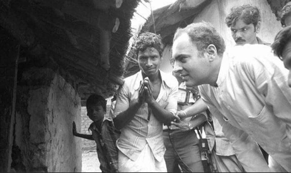 anujdhar's tweet photo. In the good old days, when there was no Modi, no Yogi on the scene and no Kashi Mathura issue, the Indian economy was booming and life of average Indians was comparable to people living in California. These pics are, by the way, from Amethi, which almost became California. https://t.co/7yZmflwiwU