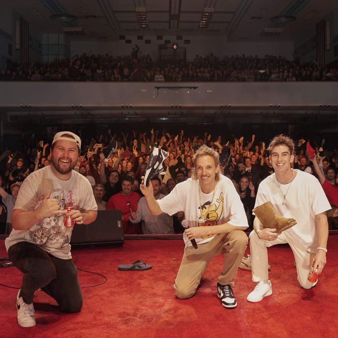 Full house to end the tour! 
It only took 3 yrs but we finally finished off the 2020 Ruthless tour 😅
Thx to everyone who came to a show &amp; thx for the all the shoeys 👟🍻🍻