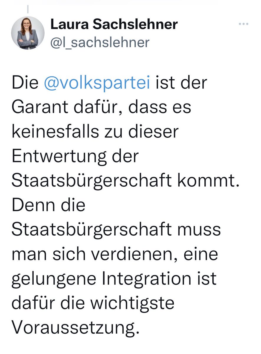ArminWolf's tweet image. Ich gestehe: Ich habe mir meine ö. Staatsbürgerschaft nicht „verdient“. Ich habe sie bei der Geburt geschenkt bekommen - ein Supertreffer in der Geburtslotterie.
Aber muss ich sie jetzt zurückgeben?