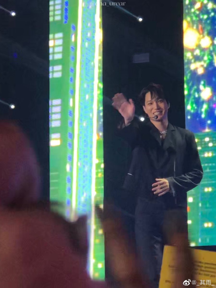 softforloeyy's tweet photo. [NON-FAN REVIEW ON #KAI 🇩🇪] 
‘Tbh, after seeing so many acts today, you can tell that KAI nim a respected/big senior is indeed a big senior. (Amongst the 7 grps, none of them are my bias so I believe I can judge fairly) 

(KAI) in person is so freaking handsome!!! My photography- https://t.co/jW2cDG1YKM
