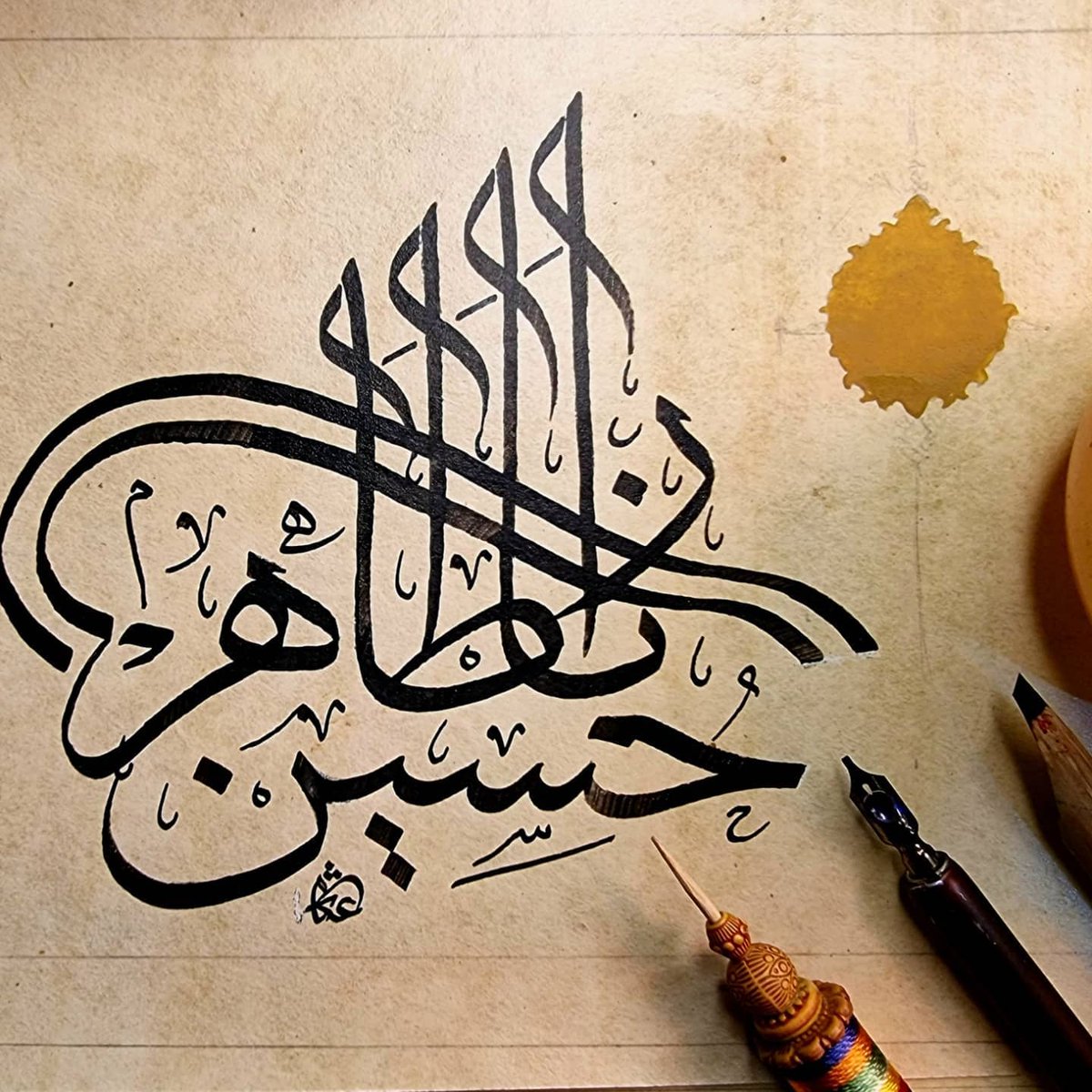 OkashaCF's tweet photo. The magic of calligraphy is such that a simple word becomes a piece of art.
#calligraphy #calligraphymasters #calligraphydaily #calligraphycommunity #calligraphyvideo #handmade #arabiccalligraphy #islamiccalligraphy #LearnCalligraphy #okashacalligraphyfoundation #thuluth https://t.co/ay5eSqze9r