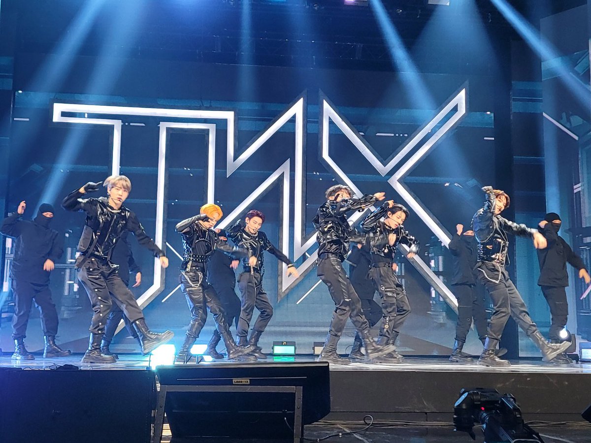 kvibe_yonhap's tweet photo. 🔥🫣A sneak peek to #TNX’s performance for their DEBUT song "#WAYUP." 🔥🔥🤍🫧

#TaeHun #TNX_HappyDebutDay #TNX_온다_전부_비켜라_비켜 #TNX_DEBUT #비켜 #피네이션 #PNATION #WAYUP https://t.co/0PjilU0Vsv