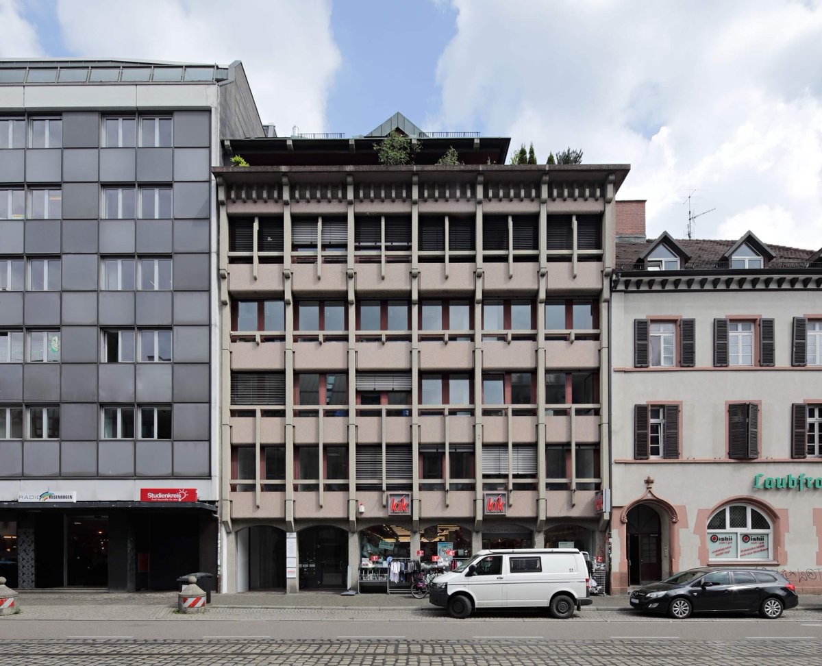 koehlergroup's tweet photo. KOEHLER Real Estate erwirbt ein Wohn- und Geschäftshaus in Freiburg. Die Immobilie verfügt über 1.450m² Fläche, verteilt auf 11 Wohn- und Gewerbeeinheiten. Mit dieser Akquisition erfolgt der Markteintritt von KOEHLER Real Estate in Freiburg. 
https://t.co/0tXt1BNcRF https://t.co/tqh2GuDP1O