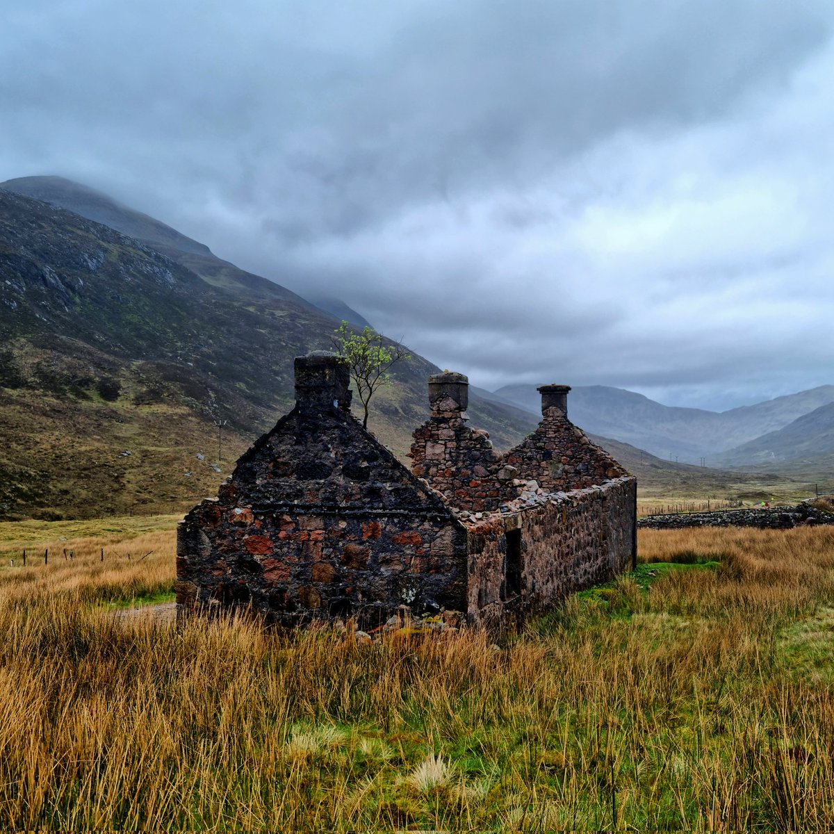 MikeMikwd's tweet photo. Room with a view - on the final stretch of the WHW to Fort William- happy Tuesday friends #ScotlandisNow #StormHour #photography #photooftheday #landscape #OutAndAboutScotland #landscapephotography 
@VisitScotland @ScotsMagazine #friends #PhotoHour #stvsnaps #beautiful #Walker https://t.co/wVJ9Cs7USQ