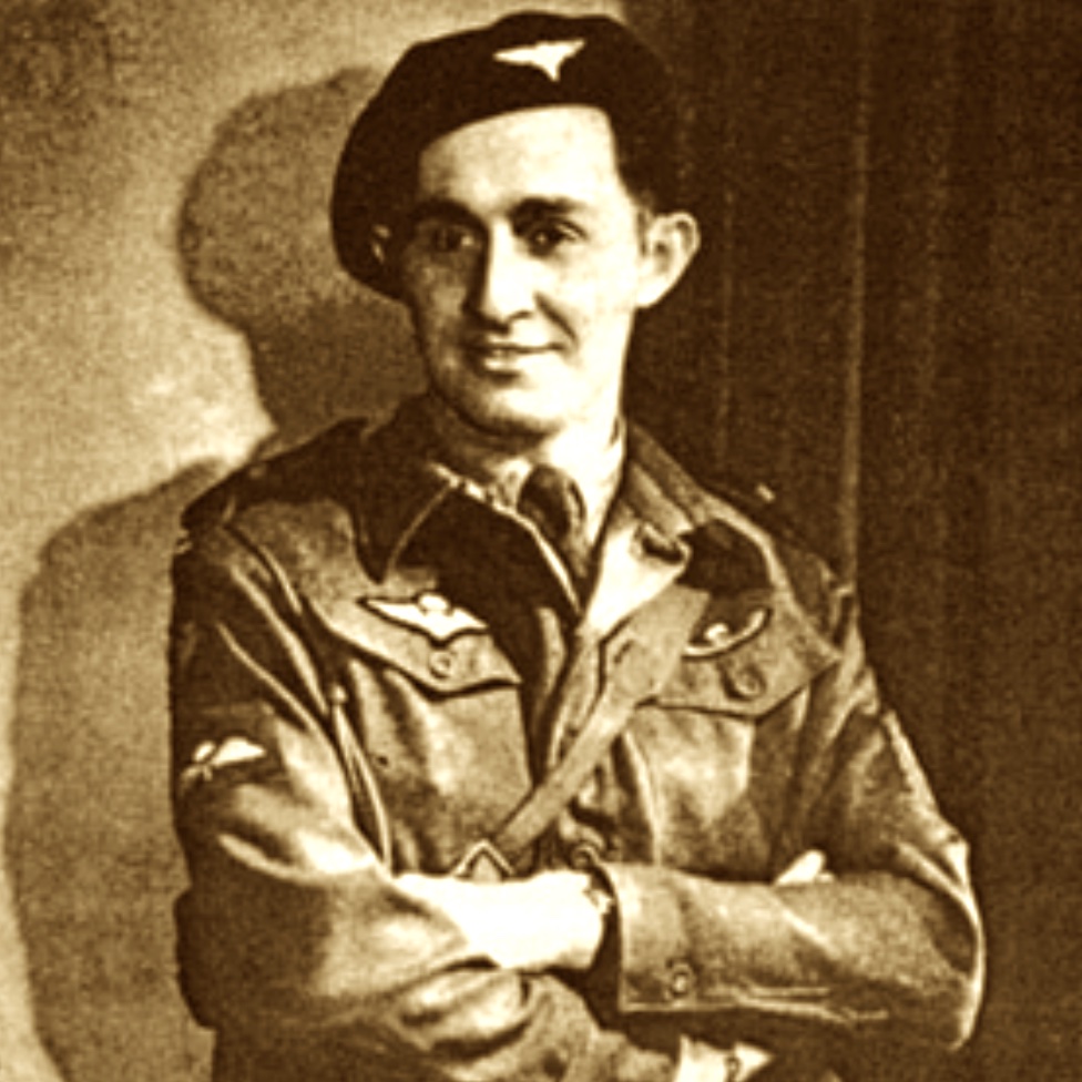 paroles_la's tweet image. 17 avril 1945. Il va mourir. Parti de France à 18 ans, il a combattu avec les SAS de la Bretagne à la Hollande où il vient d'être capturé. La salve du peloton d'exécution...Il s'effondre, mais n'est que blessé. Le coup de grâce...Son portefeuille arrête la balle! Lucien Neuwirth.