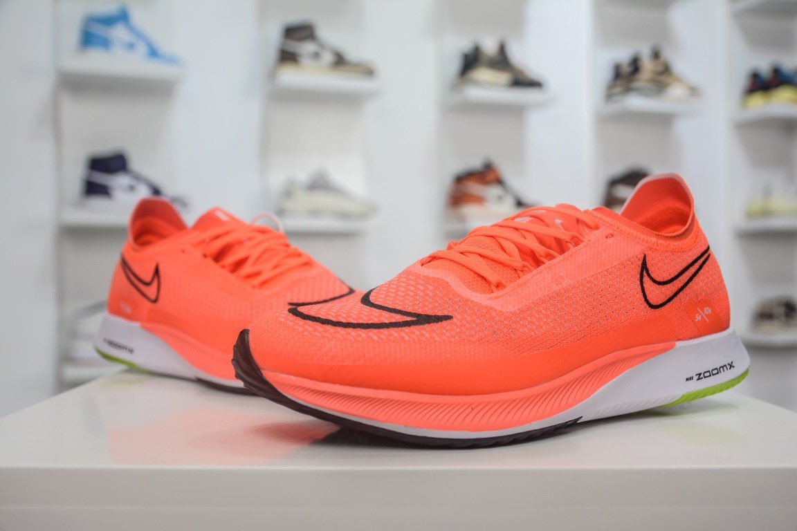 Ptshoesx's tweet photo. 🗝399 原装 NK ZoomX Streakfly Proto Running 5K/10K短跑马拉松系带系列轻量休闲运动慢跑鞋 货号：DH9275 103尺码：40 40.5 41 42 42.5 43 44 44.5 45 https://t.co/YwimKt7IuK