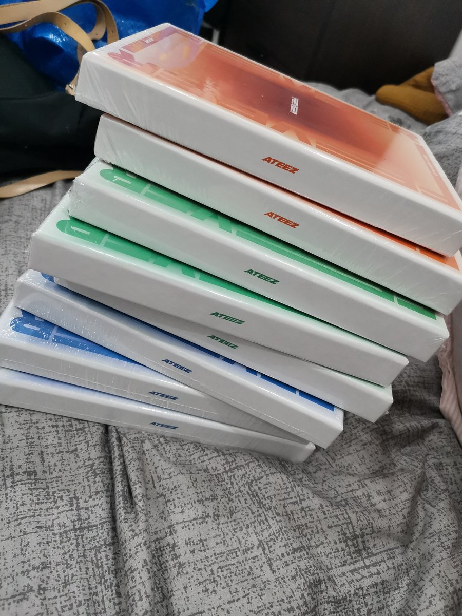 FellowAtiny's tweet photo. Hi uolls, ade yg nk tak? 1 for rm50 inc postage 🥺 https://t.co/0NFJvLWXiW