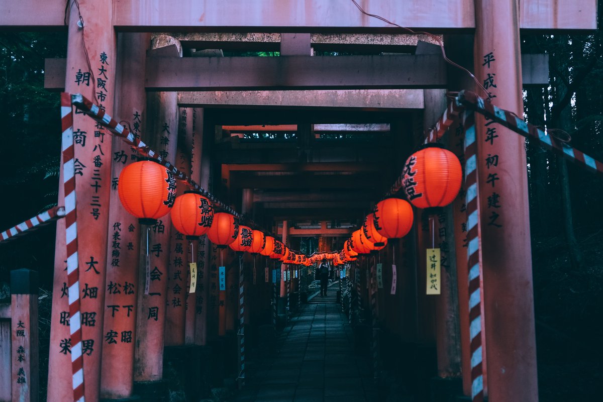 minemanapturel's tweet photo. GM Frens! The time for me has come to launch my Edition collection "Red in Japan".  This edition has a greater purpose behind it. It will be funding for the next "Let's Shine" @LetsShineNFT space. Please read below ⬇️⬇️⬇️  #nftphotography #streetphotography #nftcommunity https://t.co/9rvt84SOm4