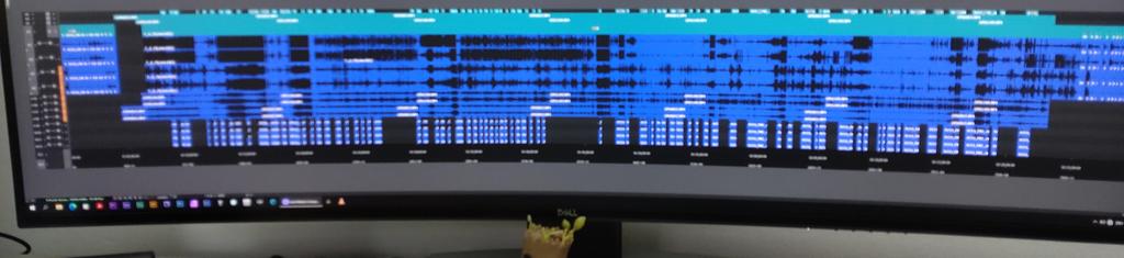 Anne4Wolf's tweet photo. Wenn du immer wieder sagst:
"Filmt bitte alle durch. Dann lässt sich das Video im Multicam ganz leicht schneiden."

Und deine Timeline hinterher wieder so aussieht:

#CutterLife https://t.co/JXK1CCFzsS
