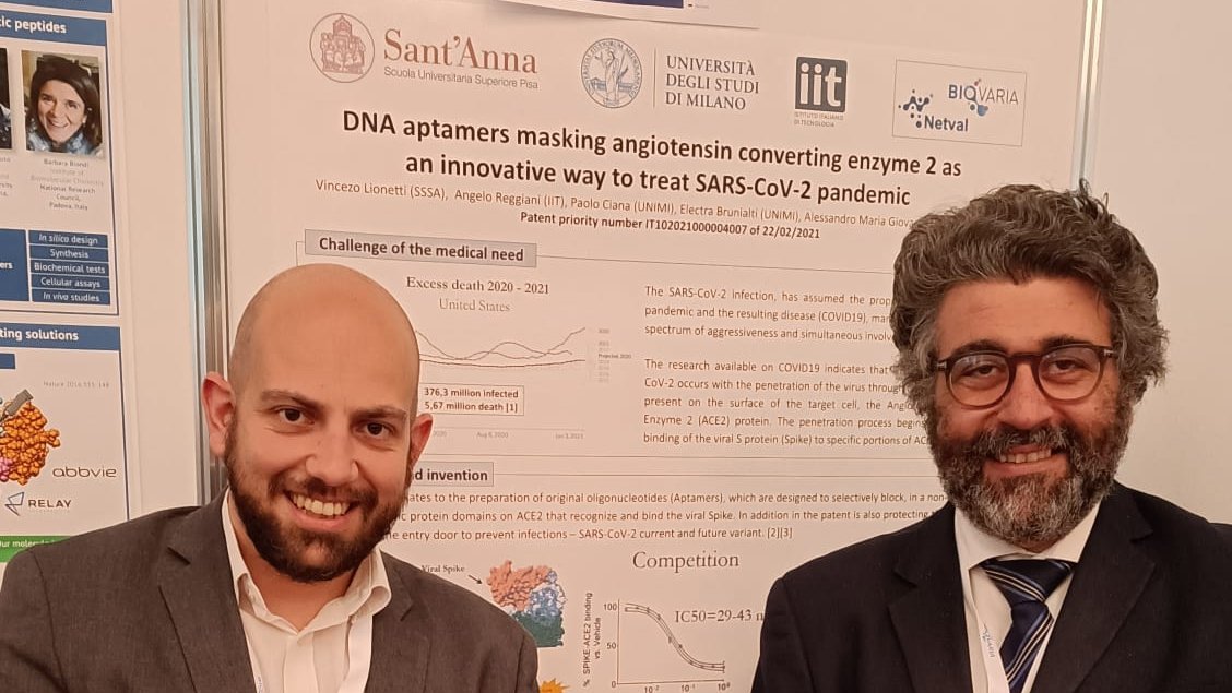 ScuolaSantAnna's tweet photo. #LifeSciences #Patents
La @ScuolaSantAnna ha partecipato a @BioVaria, grazie a @NetvalITA, con il #brevetto “Composti per inibire l'interazione di SARS Cov2 con la proteina ACE2 umana”, che vede tra gli inventori @v_lionetti, in co-titolarità con colleghi di @LaStatale e @IITalk https://t.co/e8MijK9QA9