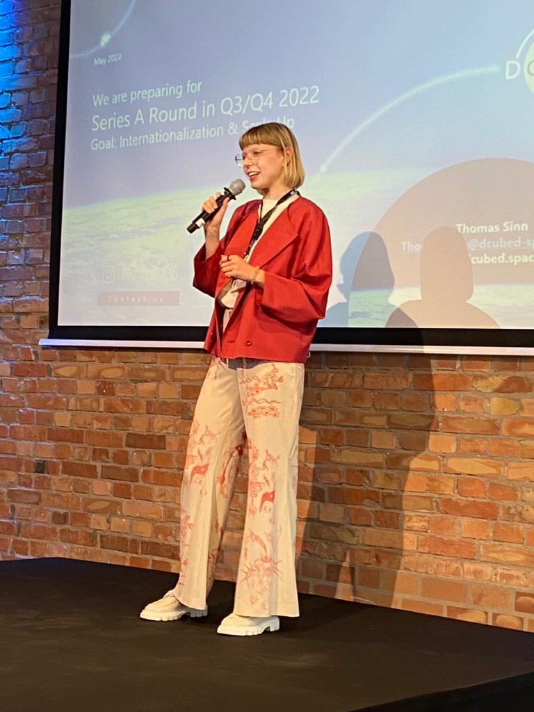 ESABICBavaria's tweet photo. Welcome to Day 2 of the #ESAInvestorForum - Pitches and investor meet-up!

🤞for #ESABIC startups who will be pitching their solutions.
 
@esa #investinspace https://t.co/LEiOW3efgb