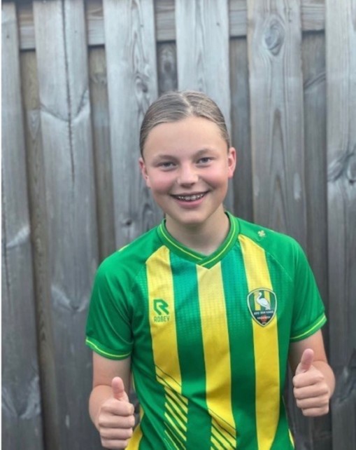 voetbalinleiden's tweet photo. Meerburg trots op Sanne Rotmans - https://t.co/tydDxAGdZ3 - https://t.co/89no29m744
