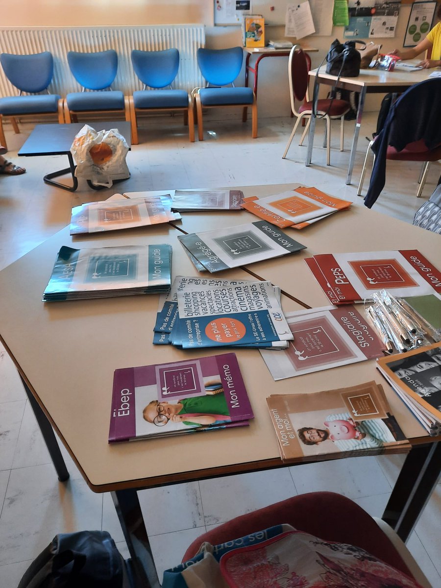 SEUNSA64's tweet photo. Les collègues du #SEUnsa en visite d'établissement au Lycée Pro Aizpurdi #hendaye  à la rencontre des collègues pour échanger sur:
✔ réforme voie pro
✔️ apprentissage
✔ carte des formations 
✔ Greta
✔️ Ulis pro
✔️ aménagements cour / installations EPS

#SyndicatUtile https://t.co/YyTzvcbz4l