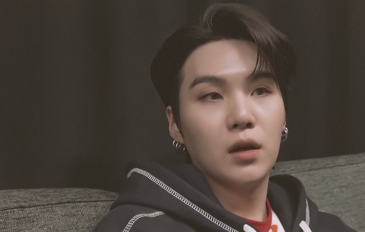 agustdfms's tweet photo. yoongi is so pretty I’m in love https://t.co/5SZ6VWLGau