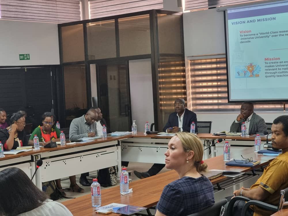 EY_Danquah's tweet photo. ⁦@wacci_gh: BHEARD team from Michigan State University, Makerere Univ. and Lilongwe Univ.  of Agric. and Natural Sciences at CBAS, UG today. ⁦@UnivofGh⁩ ⁦@AGRAAlliance⁩ ⁦@michiganstateu⁩ ⁦@Makerere⁩ ⁦@CornellGlobal⁩ ⁦@AAU_67⁩ https://t.co/h09UQH6tfv