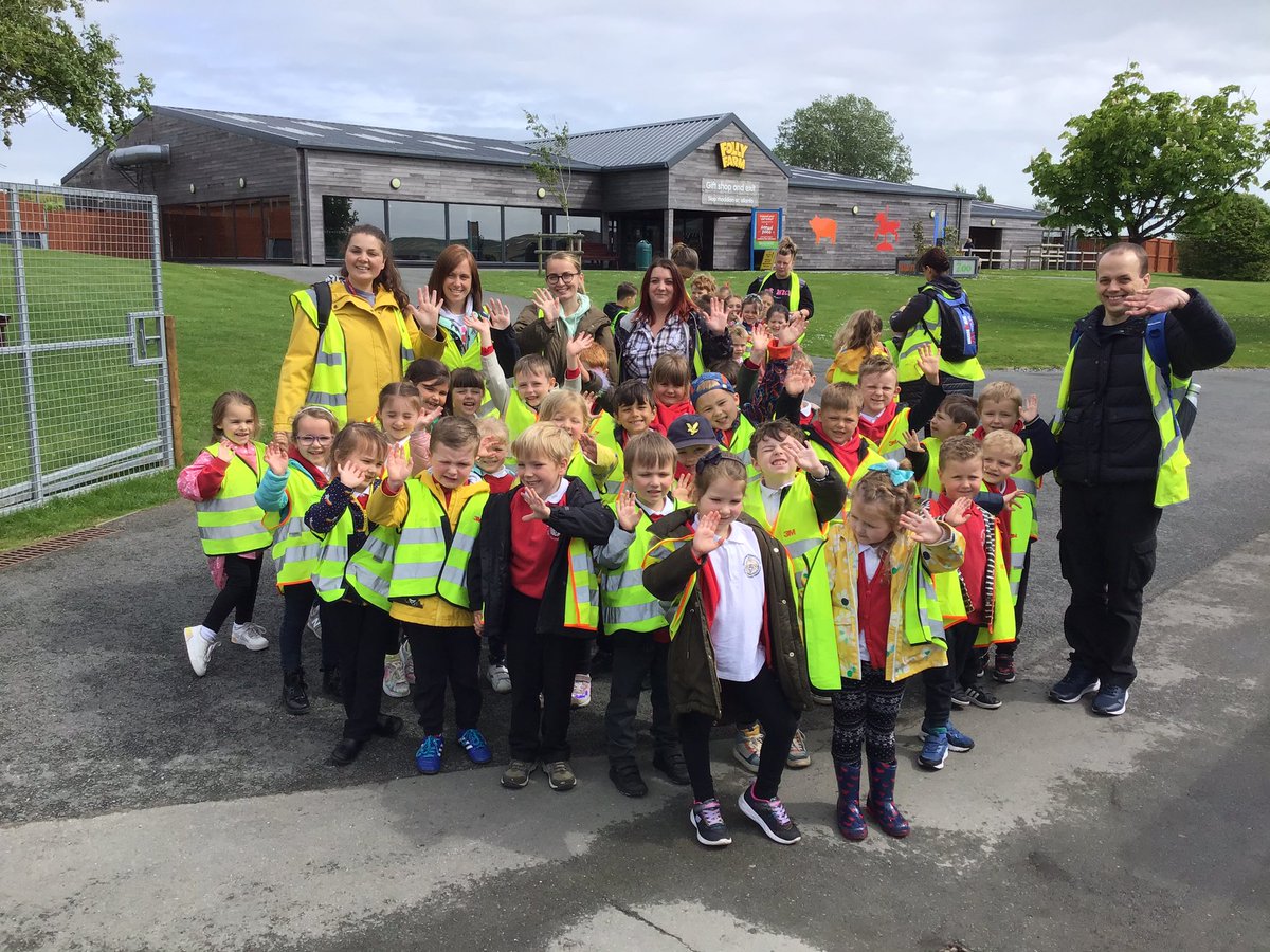 Penclawdd's tweet photo. #pencwhales Reception/Year 1 are at Folly Farm ! #pencfp #pencr1 #pencoutdoors @FollyFarmWales https://t.co/WfYrYFww6R