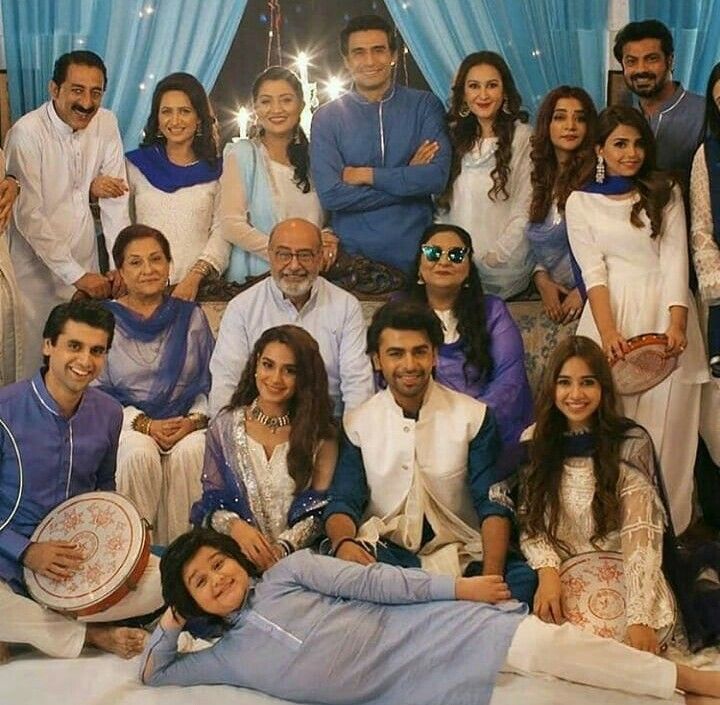 JFp786's tweet photo. The family 😭 I miss them 🥺
#4yearsofsunochanda https://t.co/8dwgc3JYox