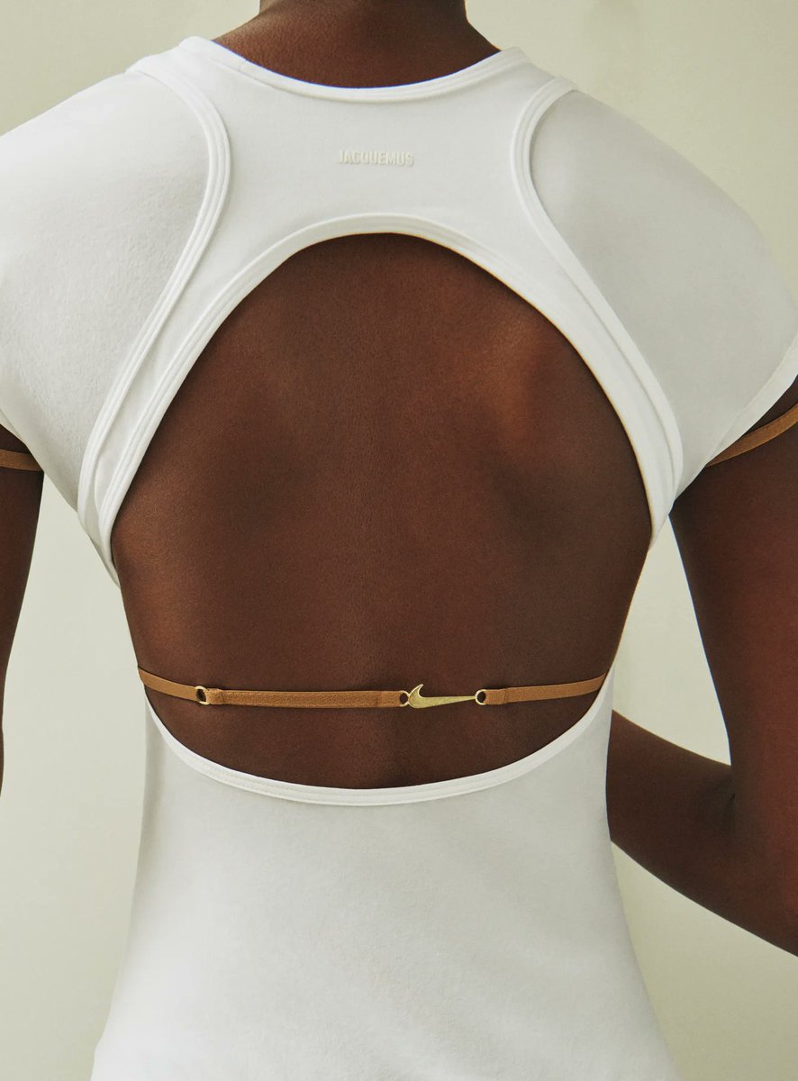 Critic2style's tweet photo. Nike X Jacquemus, la collaboration star de l'été 2022 !!!
Alors avez-vous une idée des articles qui pourrait y avoir ?
@jacquemus X @Nike 
#Collab #fashionstyle #Critic2Style https://t.co/mPTtliuINQ