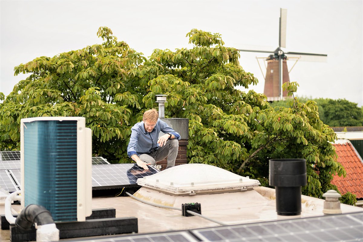 GemeenteUtrecht's tweet photo. Lekker bezig, Utrecht:
CO2-uitstoot⬇️27% (2015-2020)
Elektrische voertuigen⬆️31% (2020-2021)
Laadpunten bijna x2⃣ (2019-2021)
Meeste deelauto's per 100.000 inwoners

Meer cijfers👇
Duurzaamheidsverslag https://t.co/Rrkz5SJV1U
Voortgangsrapportage Energie https://t.co/BiQ3ReWueU https://t.co/s6I5G6PMCB