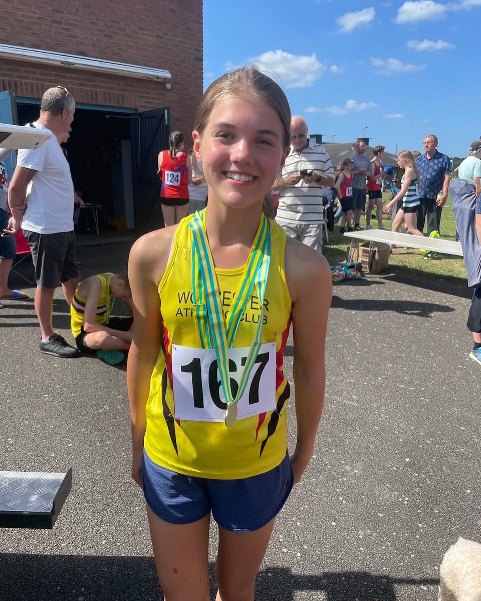 Huge congratulations to Lilia and Eva being crowned the U17 300m &amp; 1500m and U15 javelin Worcestershire County Champions respectively. Well done girls!! <a href="/SportMSJ/">MSJ Sport</a> #goblue #msjgirlscan