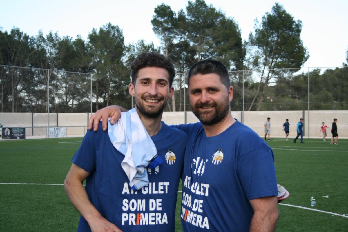 AtleticoGilet's tweet photo. ➕➕📸 #Amateur 💙🤍 #2aRegional https://t.co/XSLW523IUP