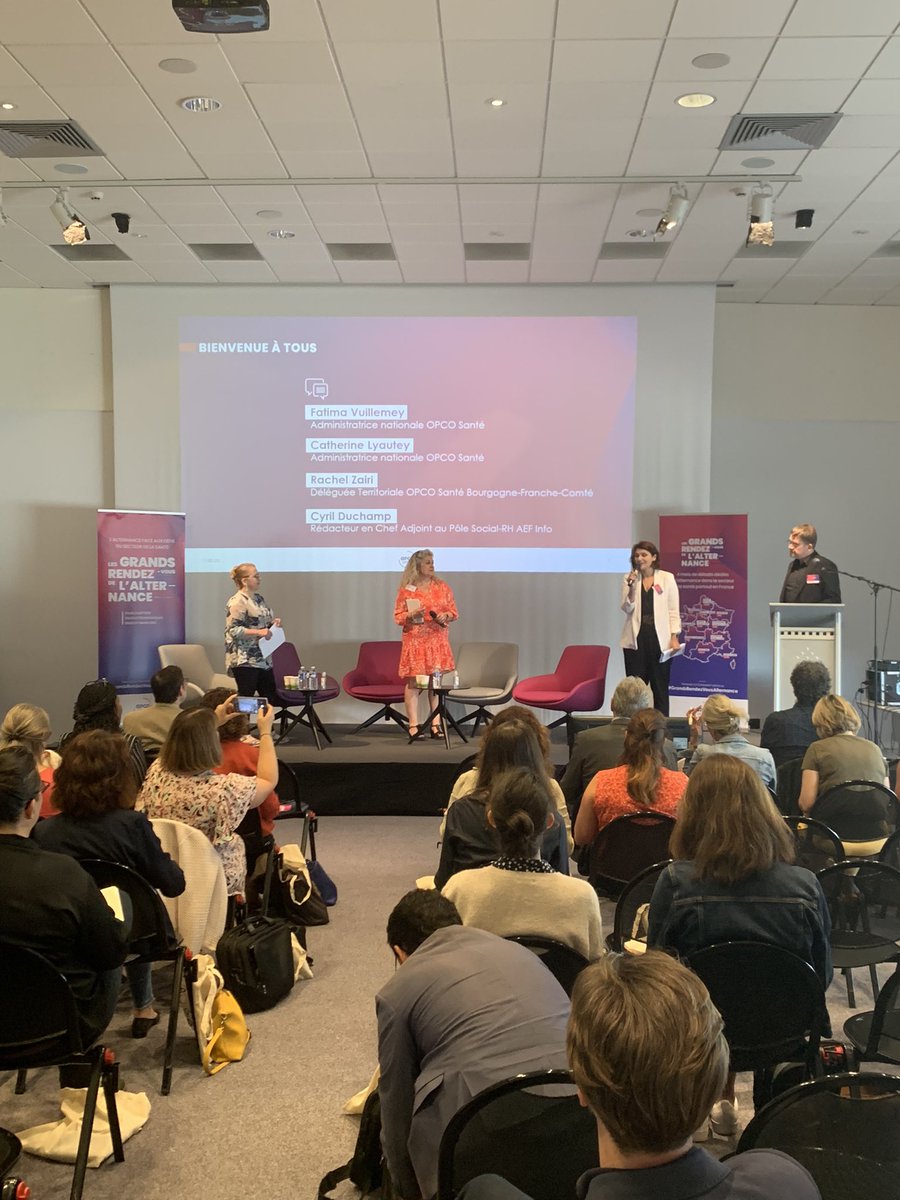 OPCOSante_BFC's tweet photo. Les #GrandsRendezVousAlterance  en Bourgogne-Franche-Comté c’est parti ! 🎙Ouverture par Rachel Zairi, Déléguée Territoriale de l’OPCO Santé Bourgogne-Franche-Comté, Fatima Vuillemey &amp; Catherine Lyautey administratrices de l’@OPCOSante &amp; Cyril Duchamp de l’@aef_groupe #alternance https://t.co/cB1KN6BcZA
