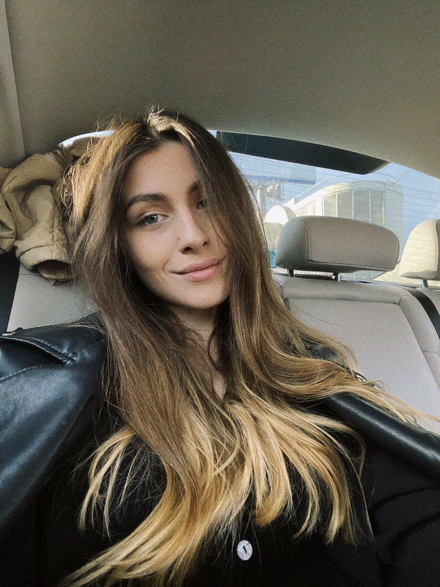 Hey guys !👀
I'm a graphic designer now! Congratulations and subscribe ❤️