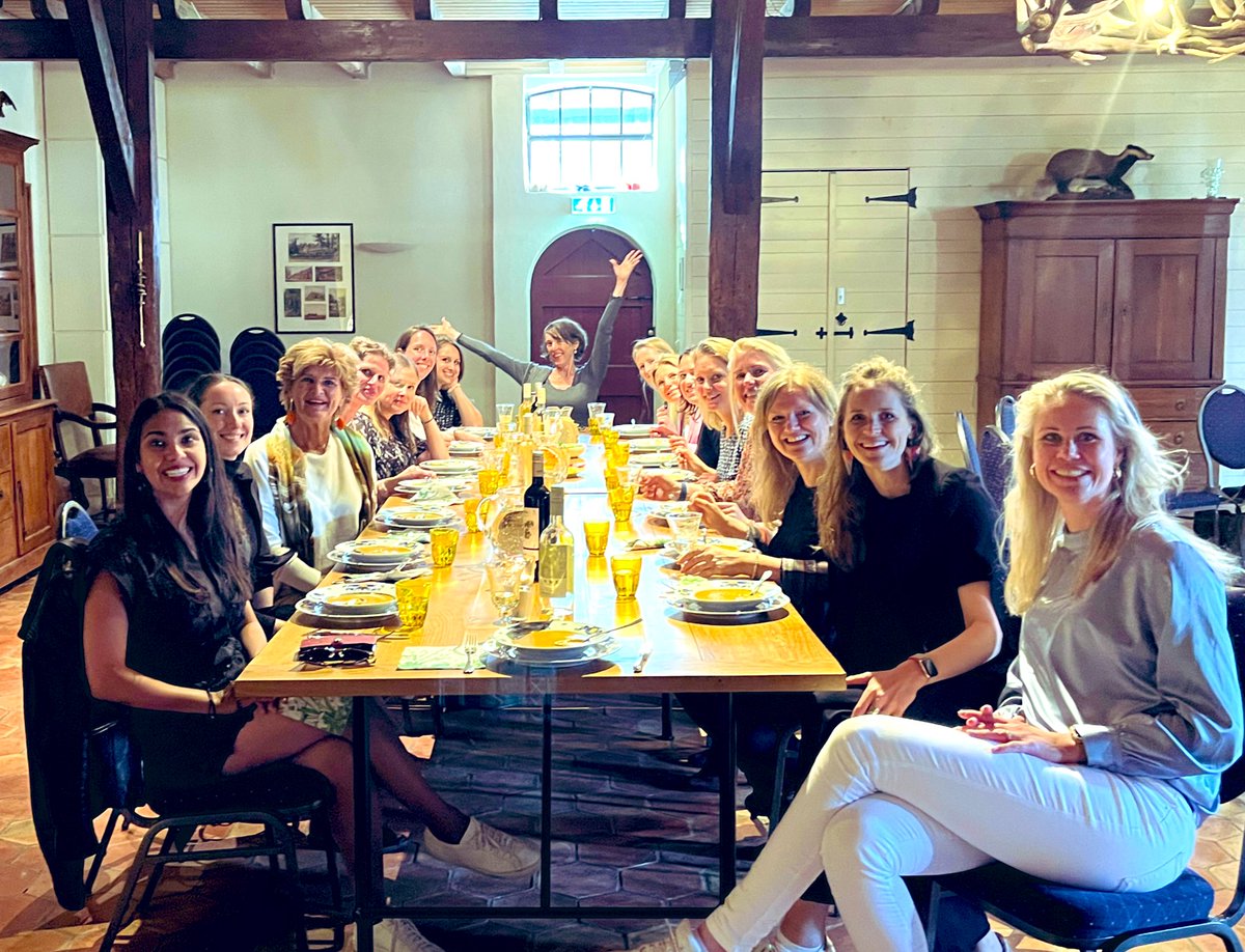 AnkeHuiskes's tweet photo. This is what a group of web3 builders and investors look like 🤩@GamechangeNFT, @LvBG42 https://t.co/gNIQCeKYKP
