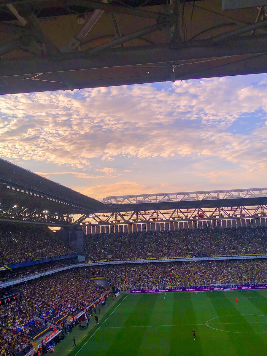 bengsuglr's tweet photo. Günaydın büyük Fenerbahçe taraftarı💛💙 https://t.co/9DGe7QQD1W